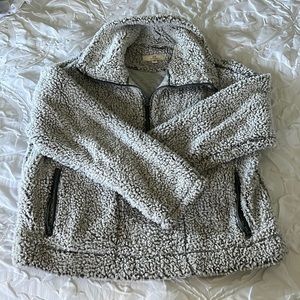 NWOT Thread + Supply Large gray sherpa pullover